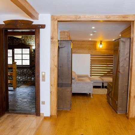 Conacul Drahneilor Hotel Ruscova Eksteriør billede